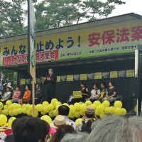 横浜弁護士会が主催した集会で、国民無視の安倍首相の姿勢を批判するジャーナリストの鳥越俊太郎さん　９月６日反町公園